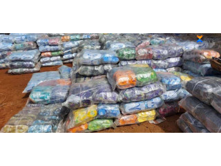 Vente des chaussures masculine et féminine sige à larlé non loin de la gare de AIR Rondo.