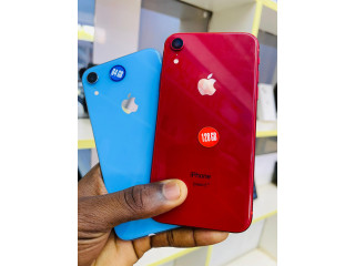 IPhone XR   128GB.   USA
