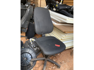 Des chaises de bureau disponibles bon prix