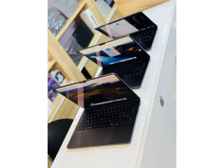 MacBook M3 pro