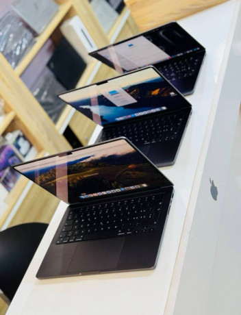 macbook-m3-pro-big-0