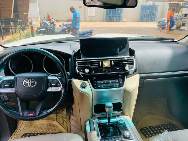 land-cruiser-2010-modifier-2024-big-4