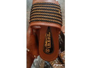 Chaussures perlées faites à la main