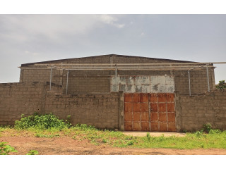 ENTREPÔT 200 M² À LOUER  BAROGO