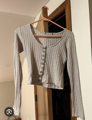 friperie-femme-disponible-a-bon-prix-big-2