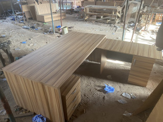 Bureau directeur en bois bété