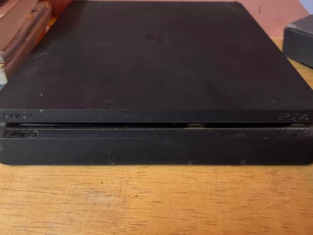 vente-dune-playstation-4-2-jeux-offerts-big-3