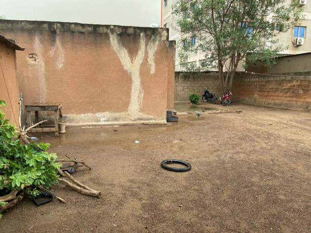 parcelle-batie-de-type-f3-a-vendre-a-dassasgho-320-m2-big-1