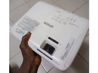 Projecteur Epson neuf a vendre