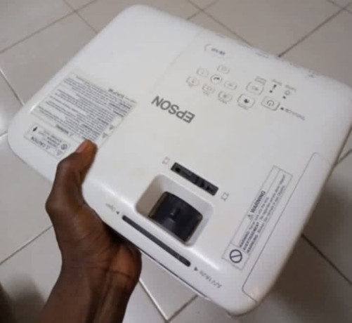 projecteur-epson-neuf-a-vendre-big-0