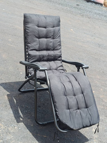 chaise-lipico-disponible-big-2