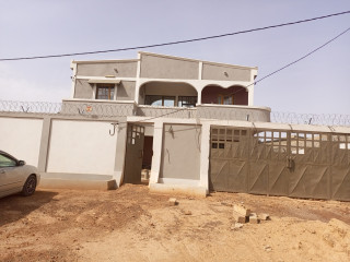 UN DUPLEX DE 07 PIÈCES BÂTI SUR UNE PARCELLE DE 320 M² EN VENTE À ZINIARÉ  SUR PERFECTOR IMMOBILIER