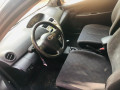 toyota-yaris-berline-small-2