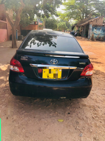 toyota-yaris-berline-big-3