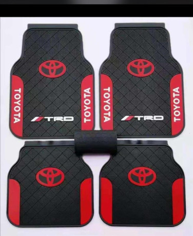 tapis-de-sol-du-vehicule-big-0