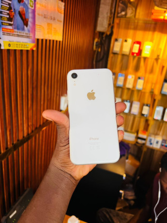 vente-de-telephone-dordinateur-portable-materiels-sportifs-big-1