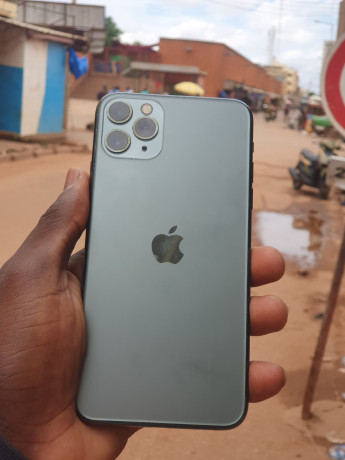 iphone-11pro-max-big-0