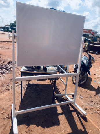 des-tableaux-blancs-magnetiques-support-pivotant-disponible-big-2