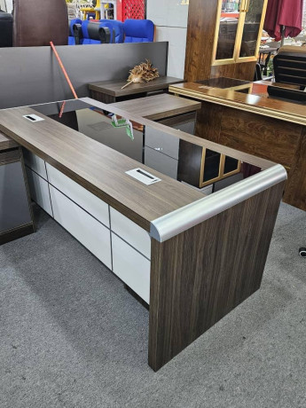 bureau-big-0