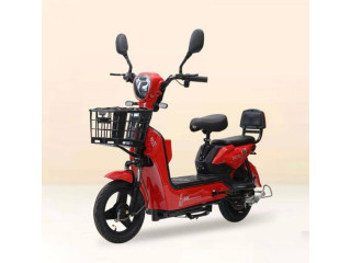 Velomoteur très propre et très pratique