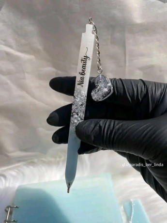 bic-en-resine-epoxy-big-0