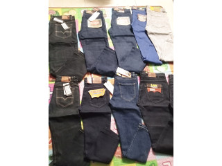 Jeans de bonne qualité en vente