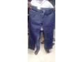 vente-de-jeans-neufs-pret-a-porter-small-4