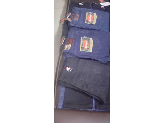 Vente de jeans neufs prêt à porter