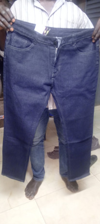 vente-de-jeans-neufs-pret-a-porter-big-4