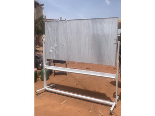 Des tableaux blancs magnétiques à marqueur