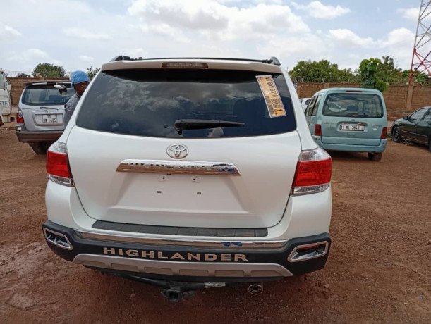 toyota-highlander-2013-tres-propre-big-1