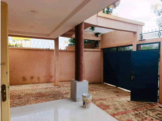 Villa a louer haut standing f5 ouaga 2000 yeli