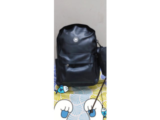 Sac scolaire en cuir.. Idéal pour les élèves, étudiants et Pro ; le sport et les sorties pour se démarquer