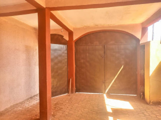 Belle villa neuve de 2 chambres a loué a ouaga2000 extension sud proche salitas