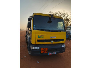 Camion citerne à essence