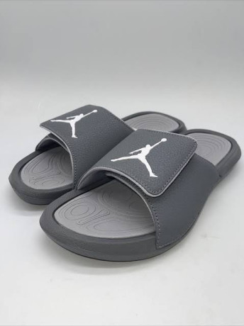 claquettes-jordane-big-0