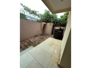 VILLA SPACIEUSE À LOUER   A-OUAGA 2000