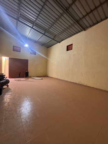 entrepot-a-louer-a-paglayiri-big-2