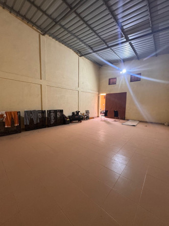 entrepot-a-louer-a-paglayiri-big-3