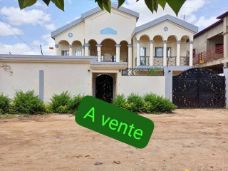 Duplex R+1 en vente à ouaga 2000 zone C