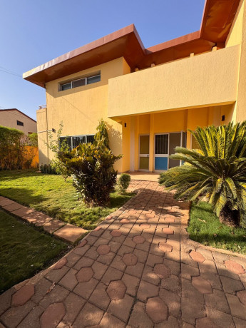 villa-r1-a-louer-a-songnaaba-big-0