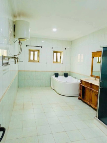 villa-haut-standing-a-louer-a-ouaga-2000-trame-daccueil-big-4