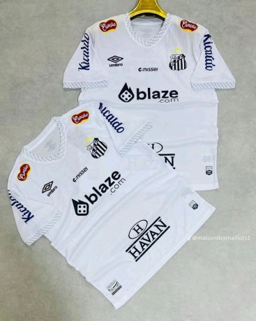 vente-des-maillots-originaux-pour-des-clubs-ou-des-pays-a-des-prix-raisonnables-big-3