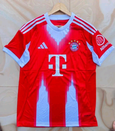 vente-des-maillots-originaux-pour-des-clubs-ou-des-pays-a-des-prix-raisonnables-big-1