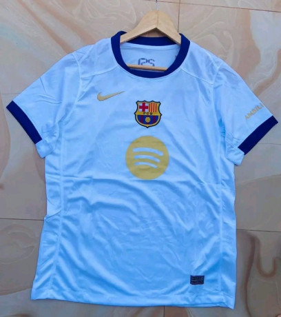 vente-des-maillots-originaux-pour-des-clubs-ou-des-pays-a-des-prix-raisonnables-big-2