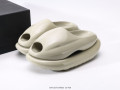 des-chaussures-originaux-disponible-small-1