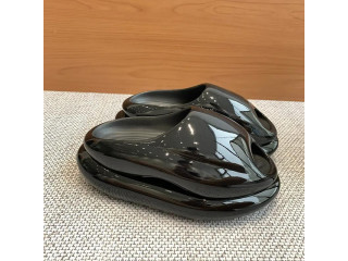 Des chaussures originaux disponible