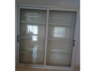 Vitrine d'exposition d'articles