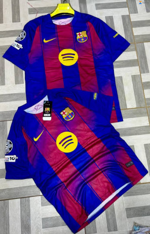 maillot-chaussures-habits-pantalon-toute-marque-nous-disposons-de-plusieurs-articles-pour-vous-satisfaire-big-1