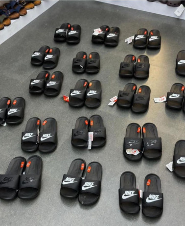 sandales-benassi-noirblanc-pointure-36-a-45-big-0